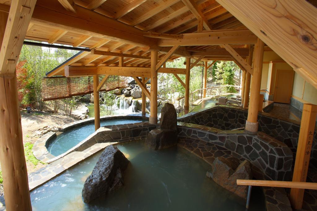 Iizaka Hotel Juraku Фукушима Екстериор снимка