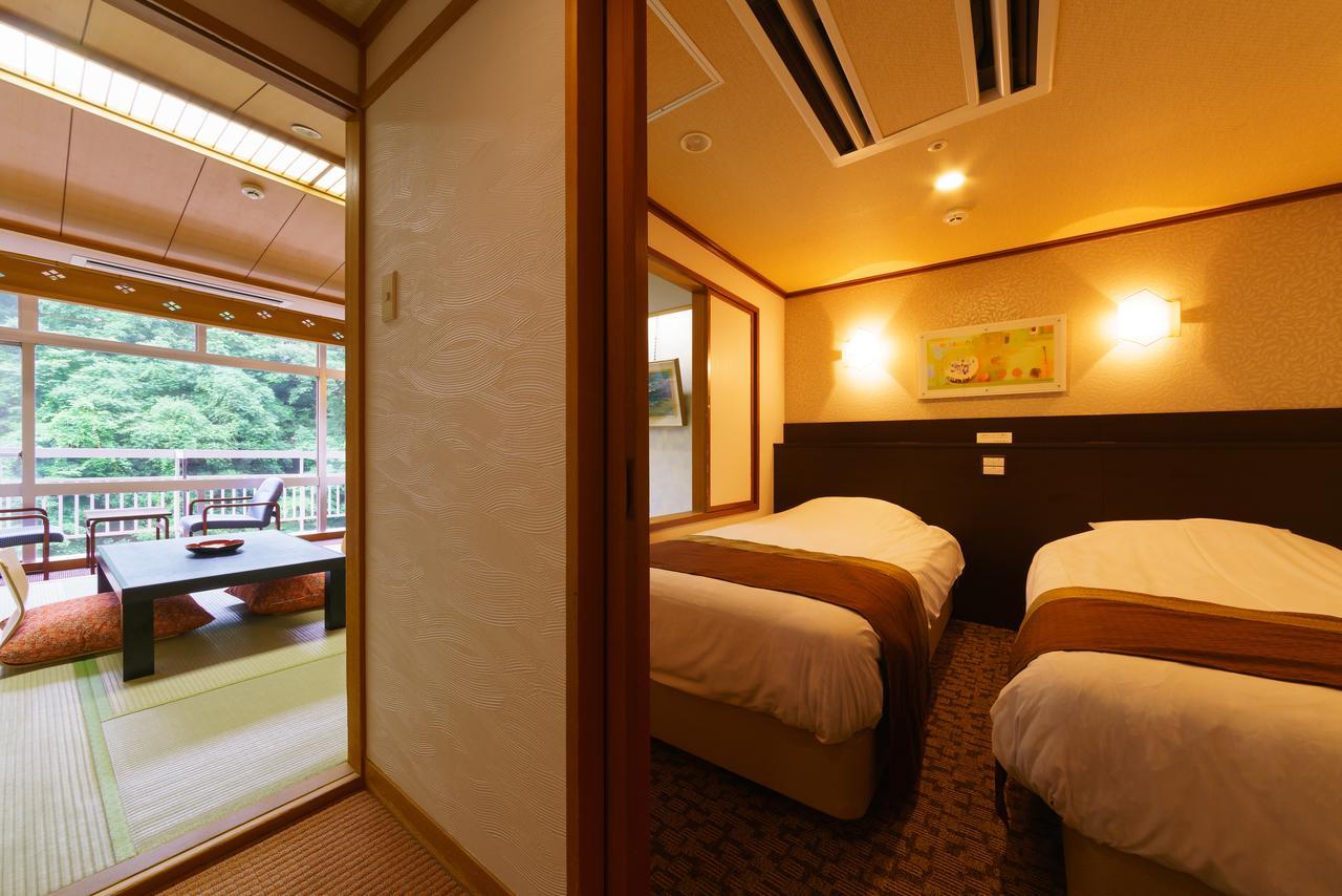 Iizaka Hotel Juraku Фукушима Екстериор снимка