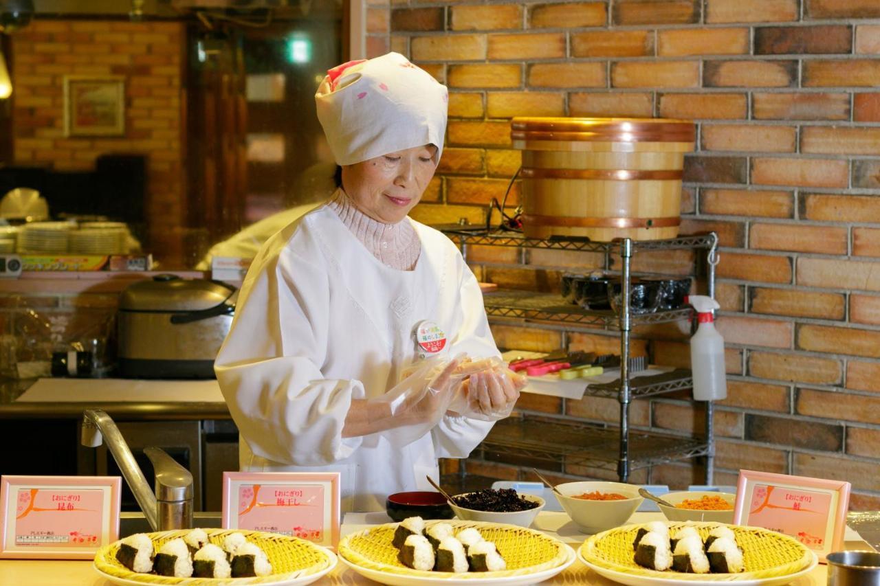 Iizaka Hotel Juraku Фукушима Екстериор снимка